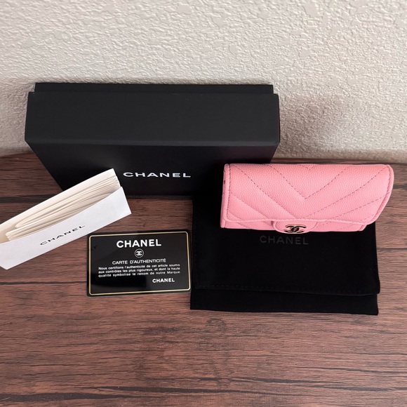 ❌SOLD❌CHANEL Chevron Quilted Caviar Leather Card Wallet in Pink - Picture 2 of 11
